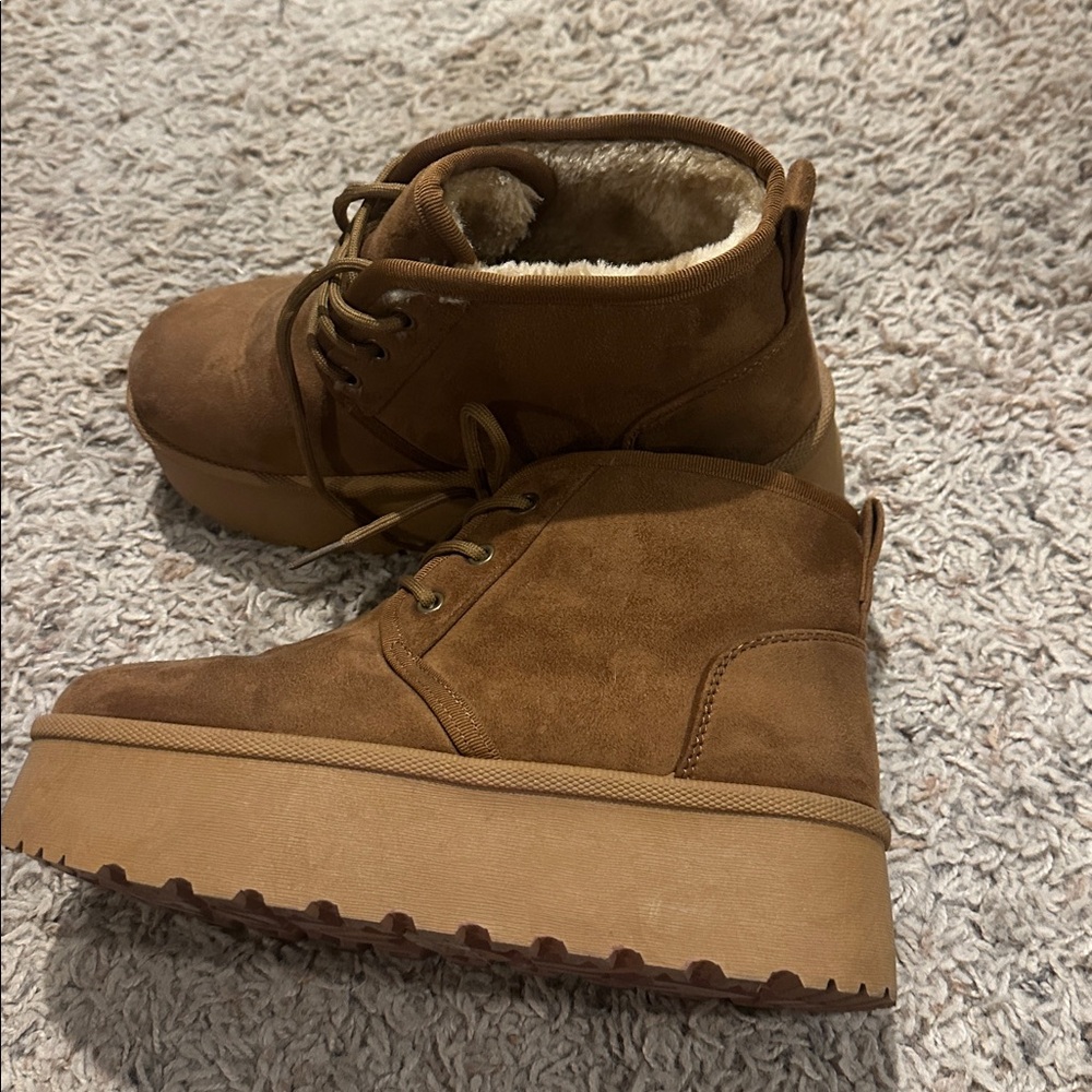 Boots - Picture 3 of 8